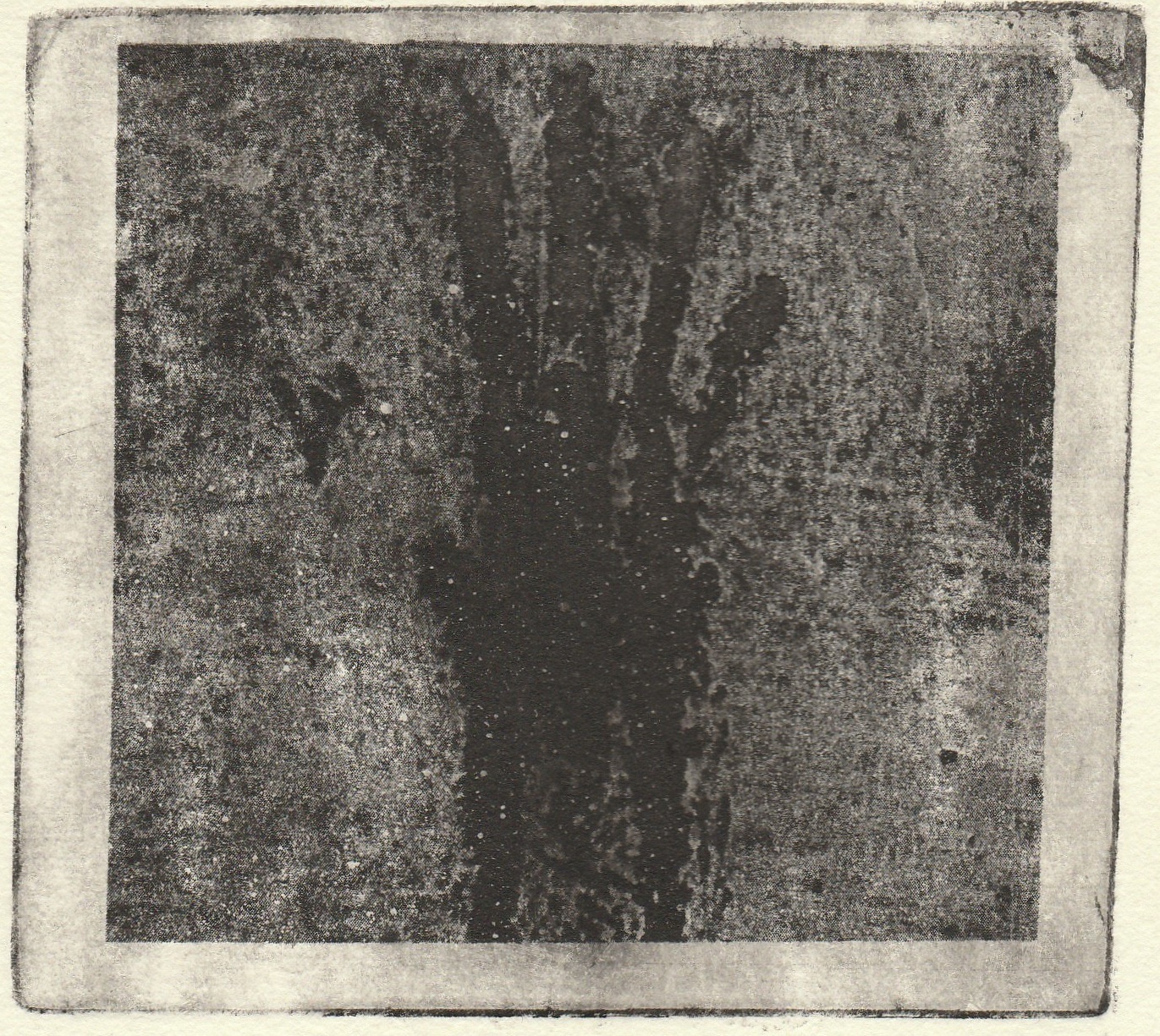 "Escorrega II", fotogravura, 2019